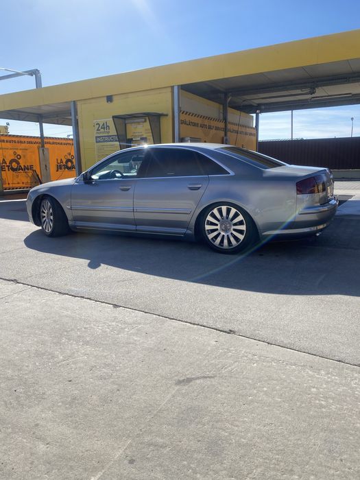 Audi a8  quattro 235 cai