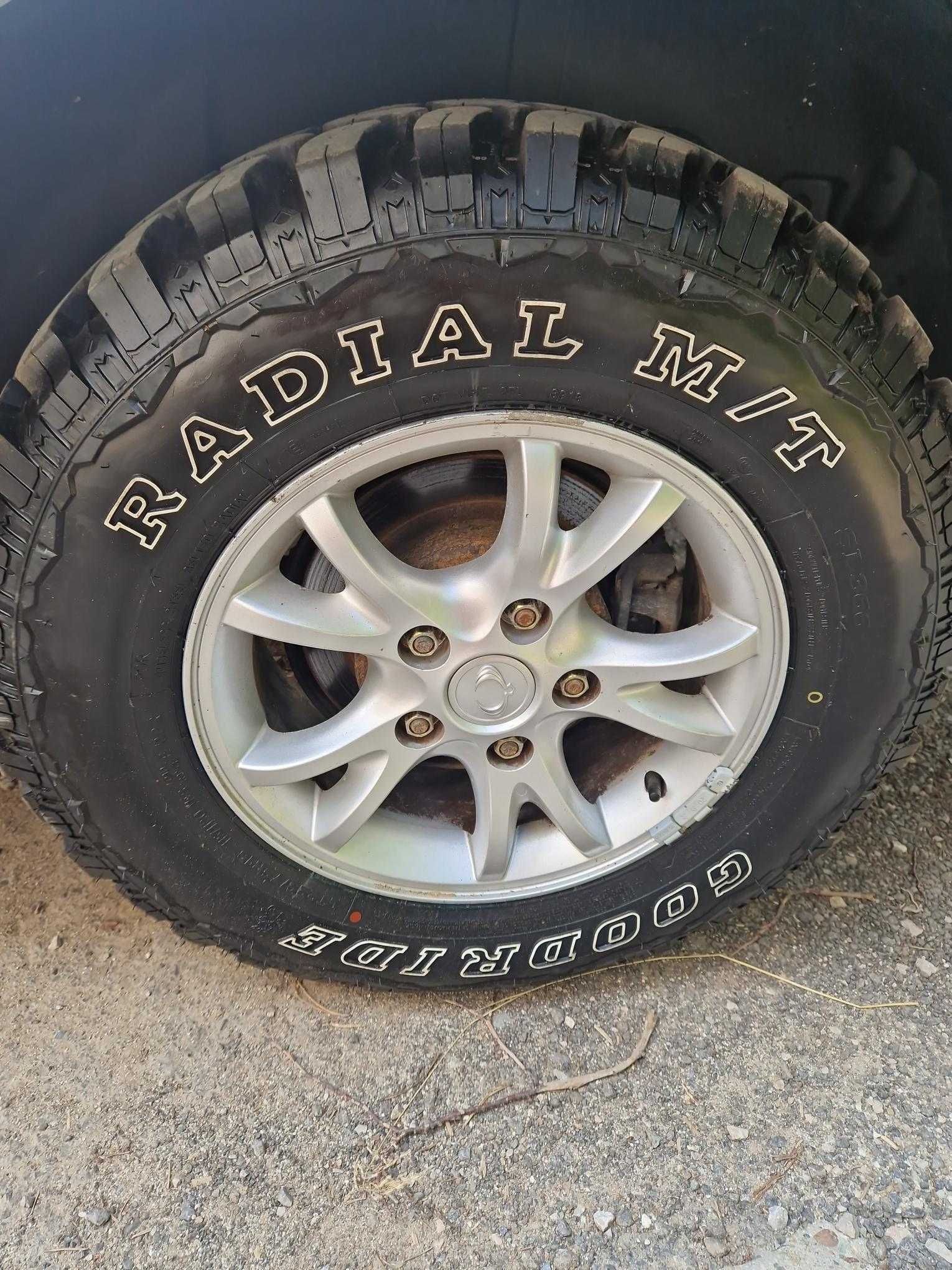 Офроуд гуми 225/75/16 + джанти 16x6.5J ET43 SsangYong