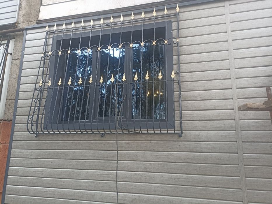 Решетки на окна металлические!