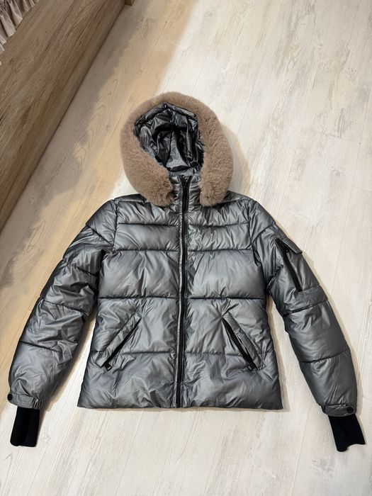 Дамско зимно яке с качулка
