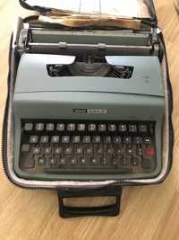 Masina de scris olivetti lettera 32