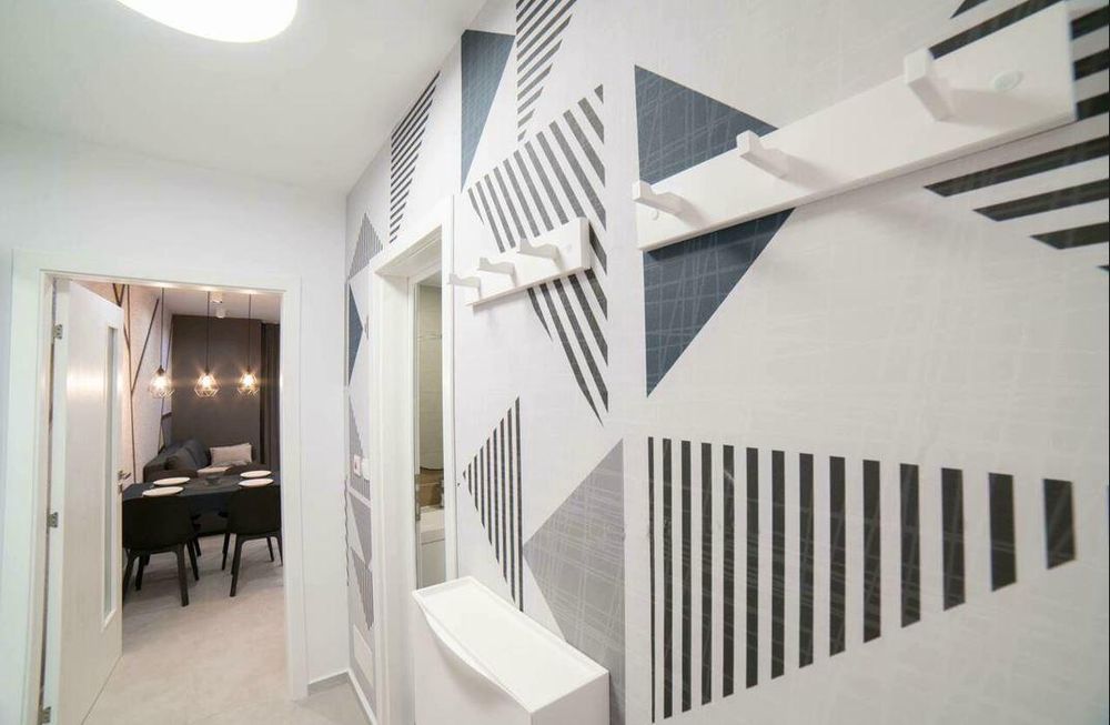 Дава се под наем Двустаен апартамент в Бургас, Възраждане - 65 кв.м за 765 € - Снимка #2