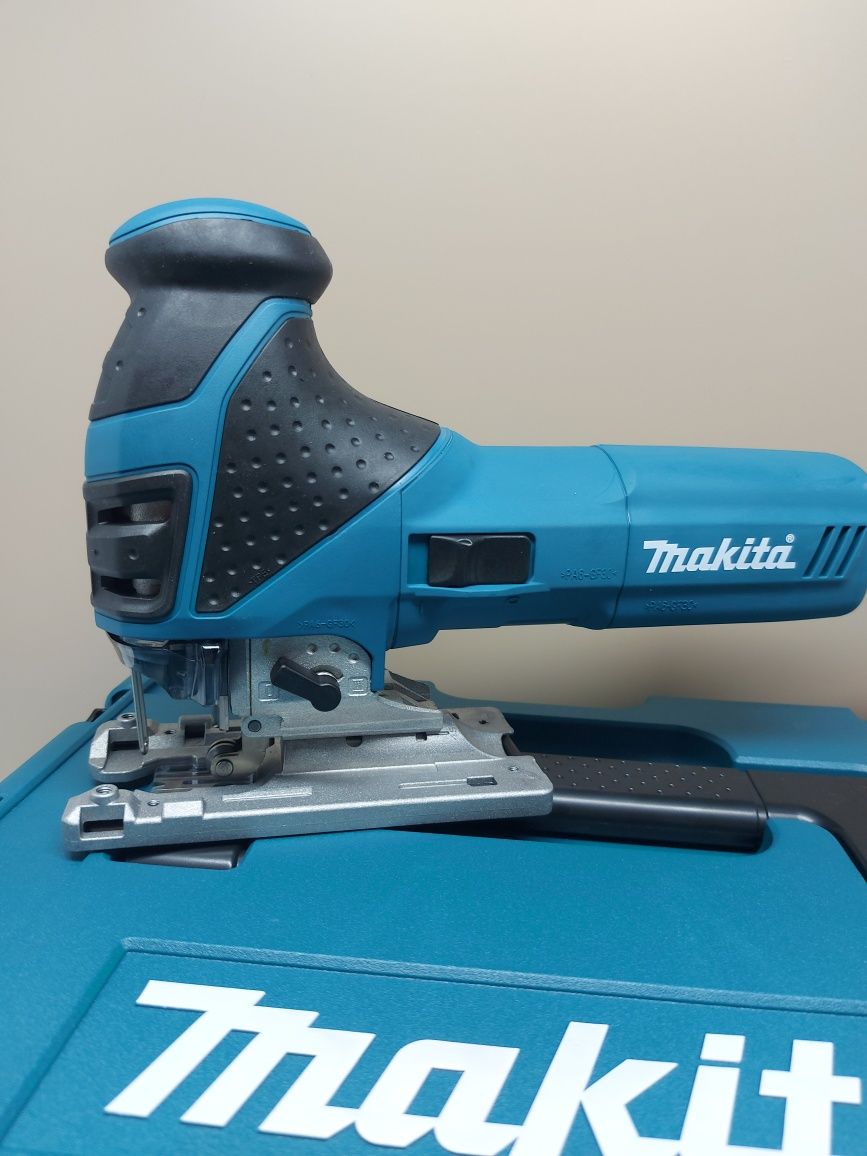 ПРОМОЦИЯ.Нов прободен трион(зеге) Makita 4351FCT