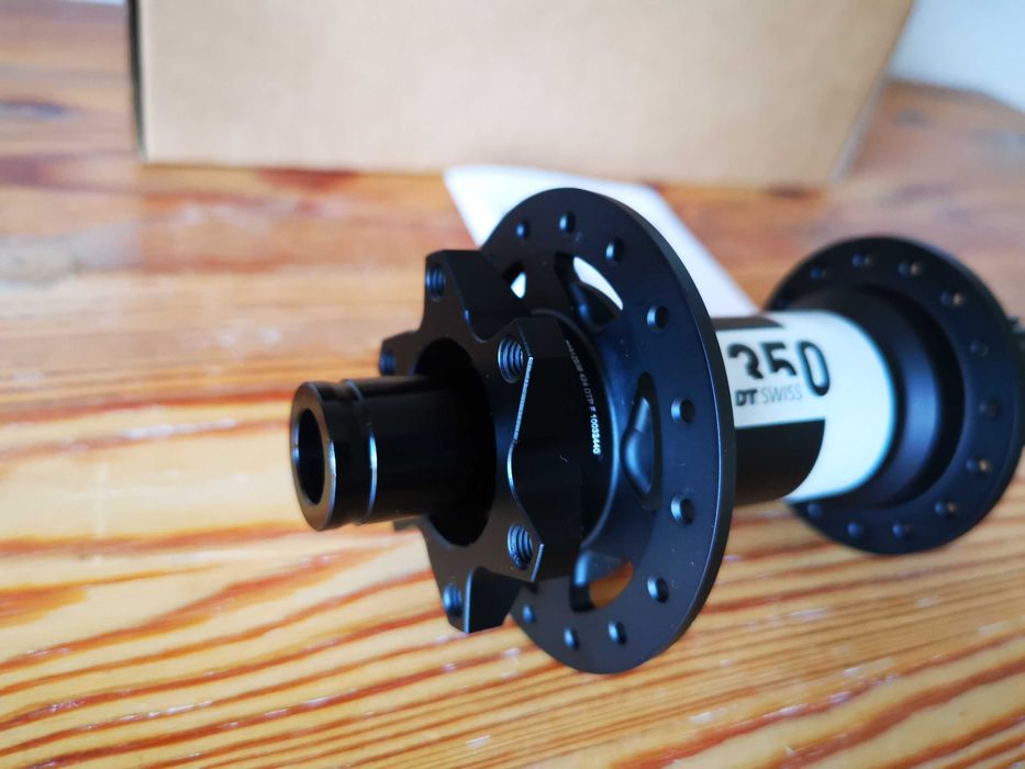 Butuc spate DT SWISS 350 NOU IN CUTIE