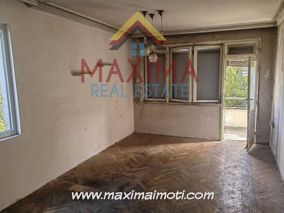 Продава се Тристаен апартамент в Пловдив, Христо Смирненски - 100 кв.м за 1320 €/кв.м - Снимка #4