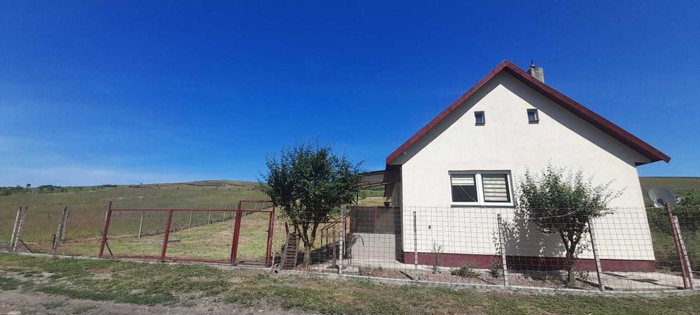 Vand/schimb teren 3800 mp.extravilan cu casă 86 mp.Sânicoară/Apahida