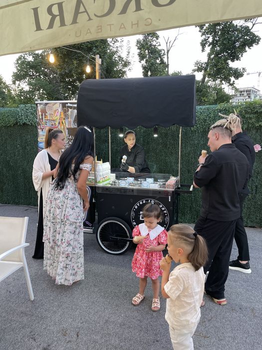 Gelato,donuts & lemonade bar, tort de shoturi si dj