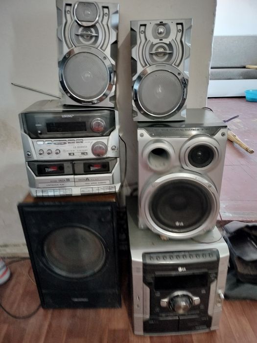 Продам музыкальный центр рабочий