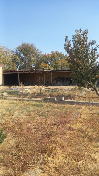 Yer sotiladi 4 sutix