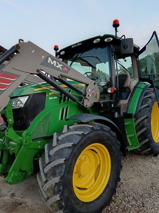 JD 6115R cu brat