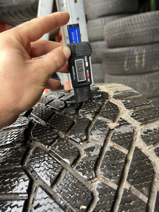 Vand doua cauciucuri iarna 235/35/19-Linglong M+S