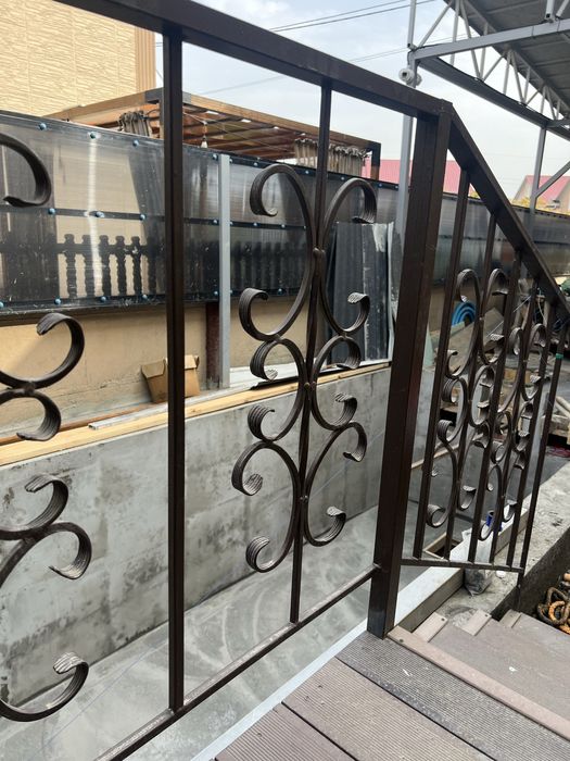 Кованное уличное крвльцо