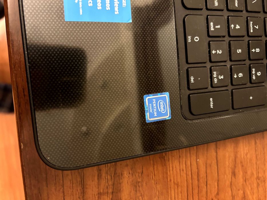 продам ноутбук HP Pavilion 15 f271wm