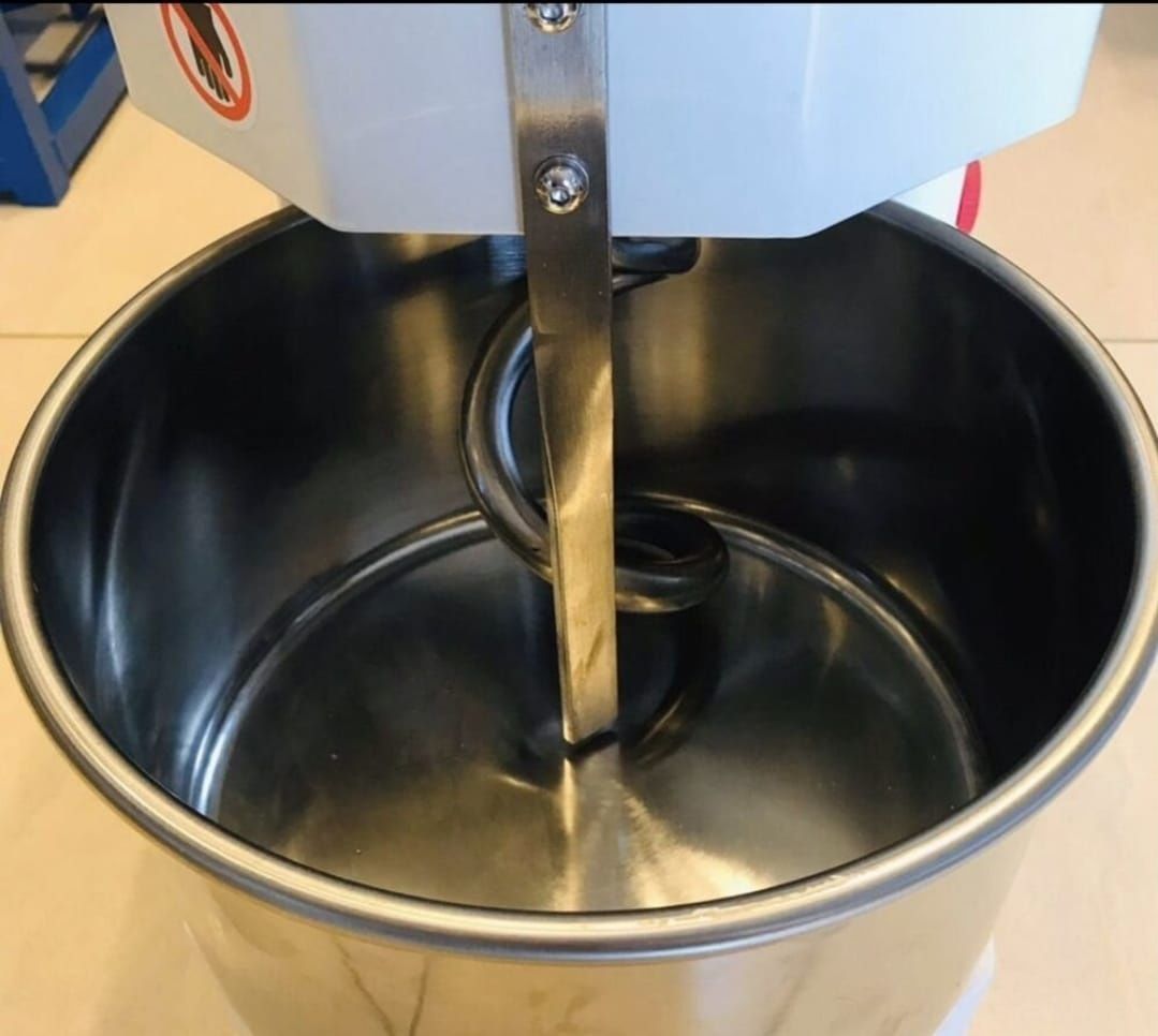 Оборудование для кондитерской пекарни тестомес миксер планетарный печь