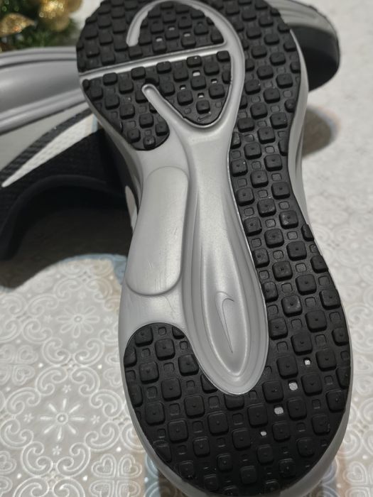 Adidasi Nike Revolution 8