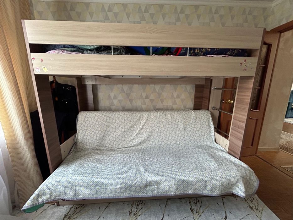 Продам двухъярусную кровать