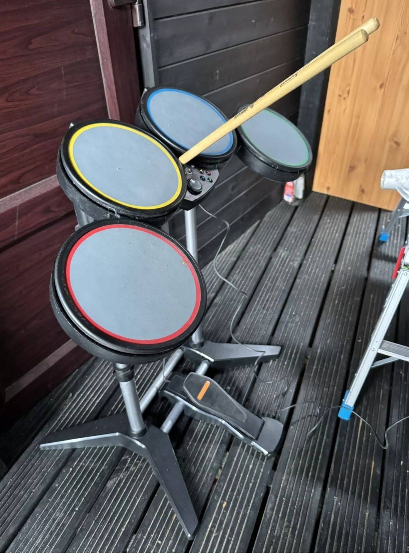 Барабани, китари, чинели, педали, палки Guitar hero rock band Drum kit