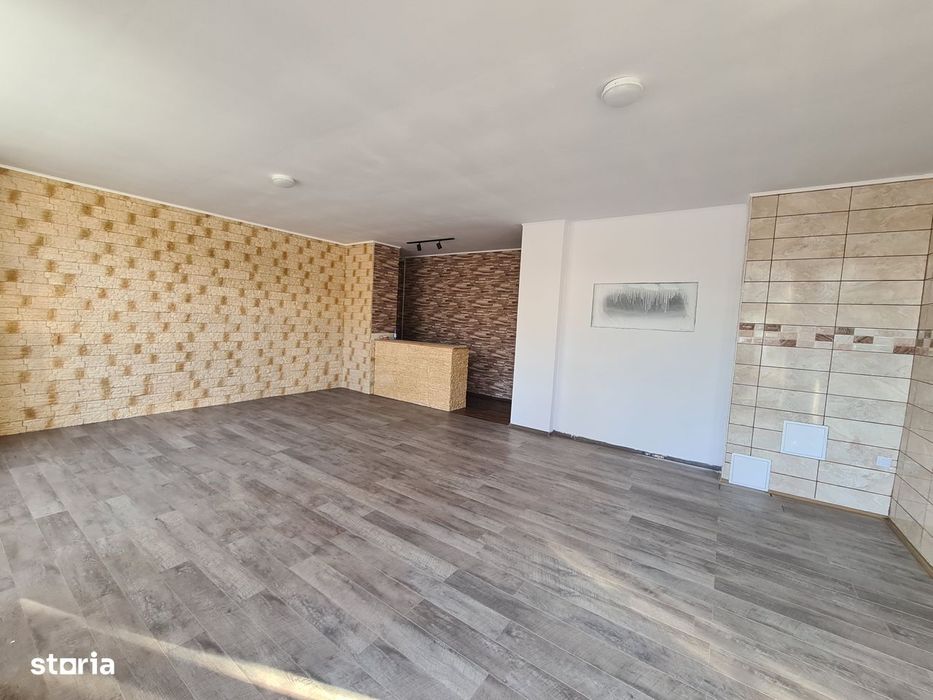 Spatiu comercial zona Gara Adjud