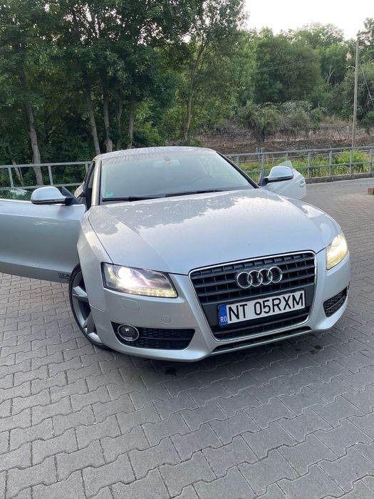 Vând audi A5 masina merge si arată foarte bine.detalii pe WhatsApp