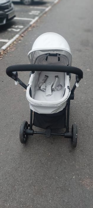 Vand Carucior 3 in 1 Cybex Gold Eos Basic
