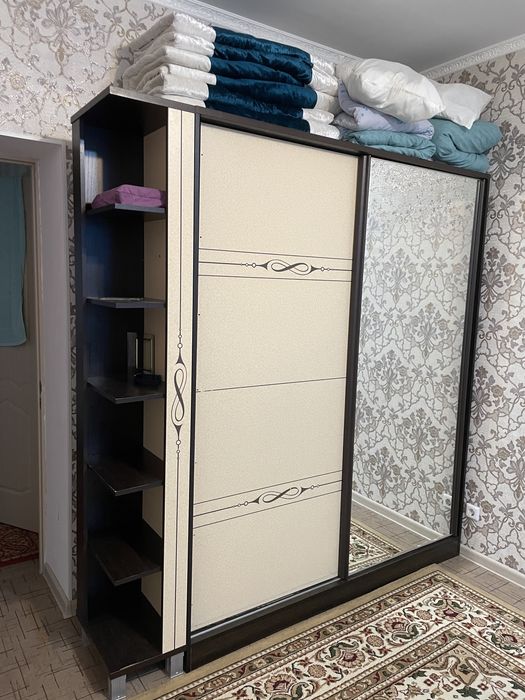 Шкаф купе с зеркалом
