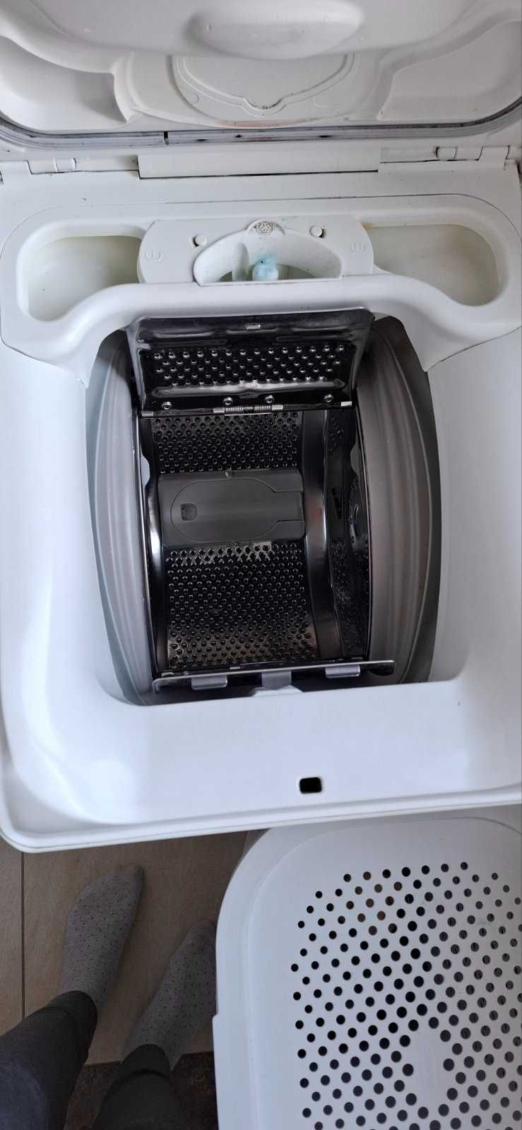 Пералня с вертикално зареждане Electrolux EWT31064TW,1000 об/мин, 6 кг