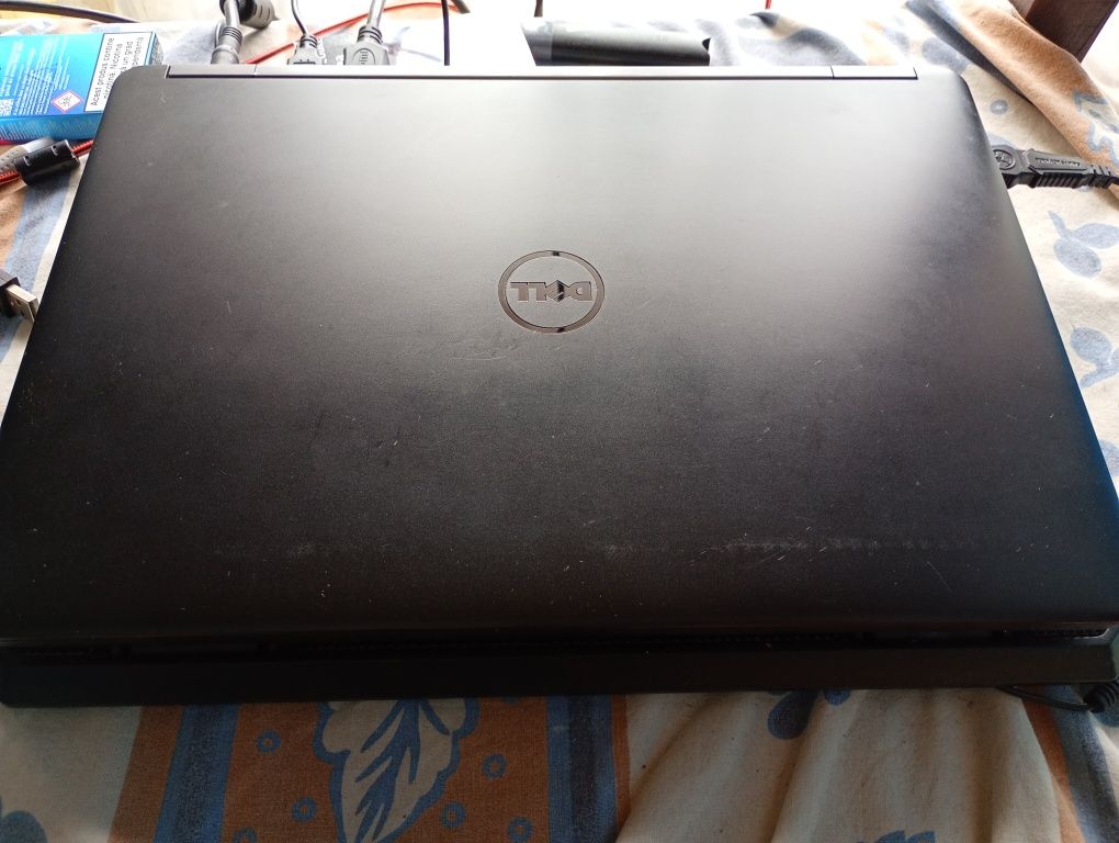 Vând laptop Dell