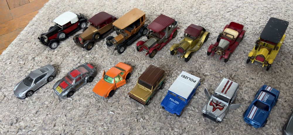 Лот от 35 метални колички matchbox majorette и др.