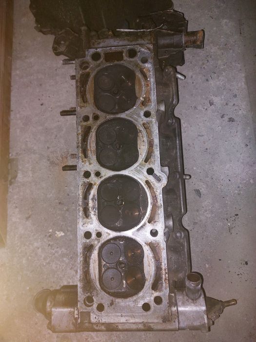 Продам головку двигателя опель омега б 2.0 x20xev 16кл