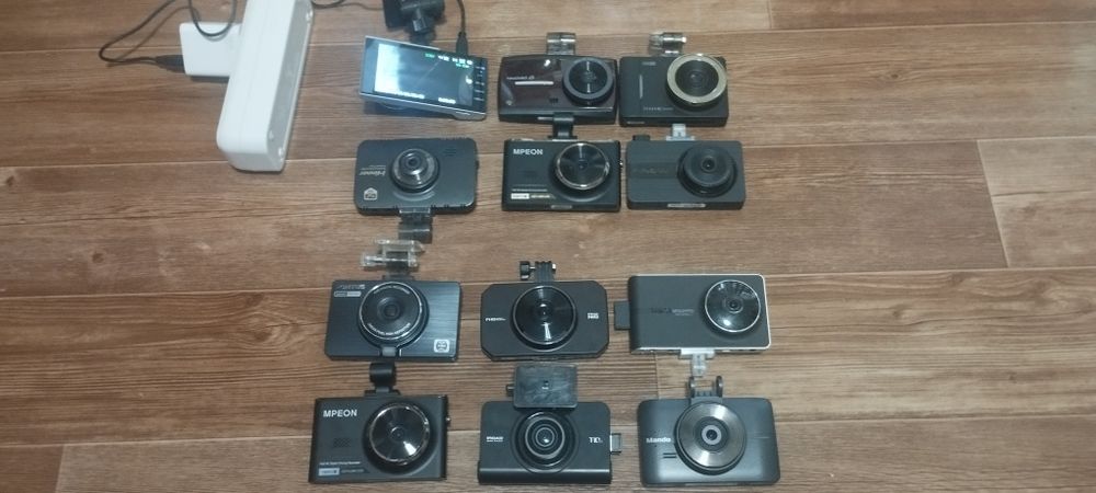 Продам видеорегистраторы новые 12 штук