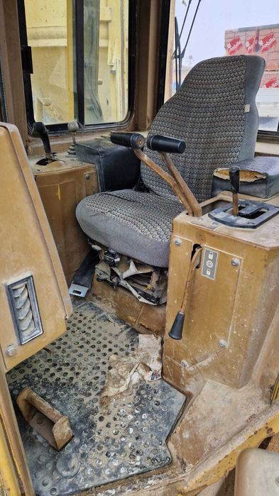 Buldozer Caterpilar D5