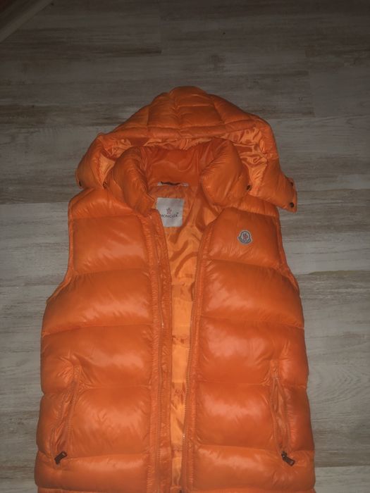 Vesta Moncler portocalie