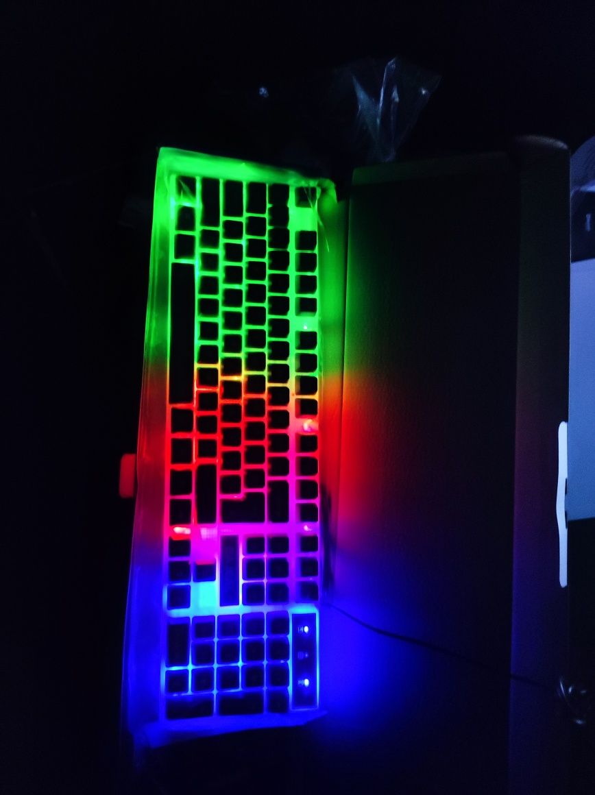 Бюджетная игровой клавиатура и мышь с подсветкой