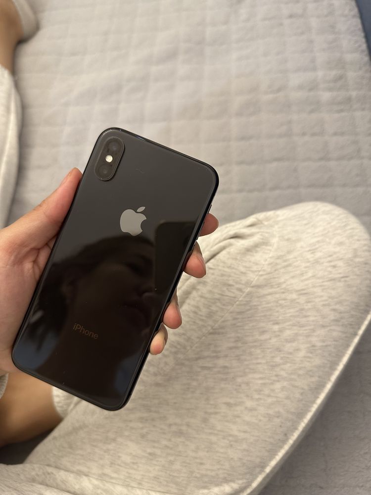 Продам Iphone x , в хорошем состоянии