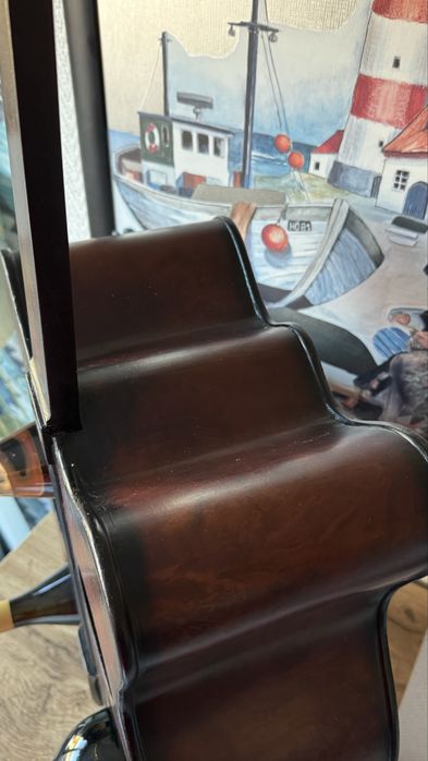 Дървена стойка за вино китара