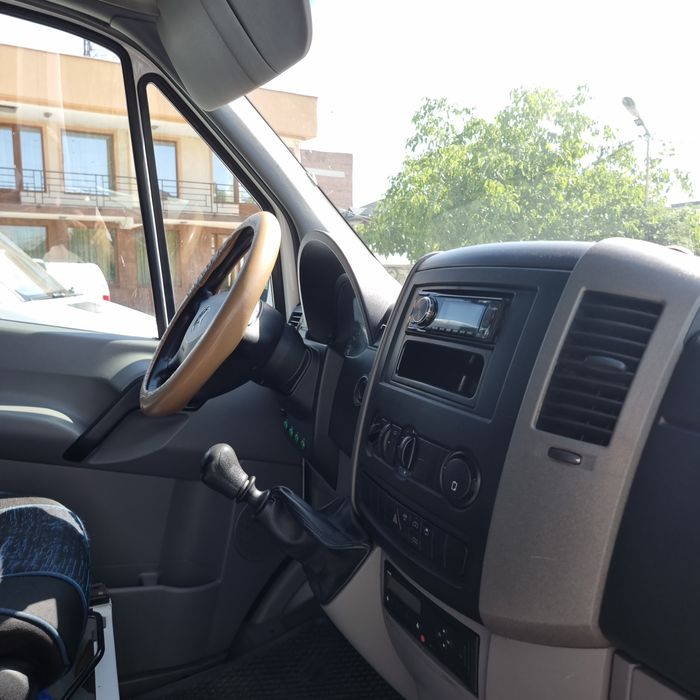 VIND microbuz mercedes sprinter 516cdi 2018 21 locuri