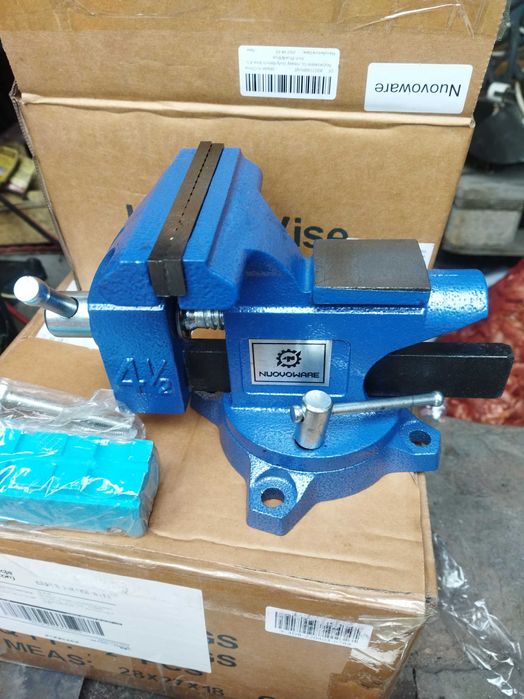 Тиски слесарные, 110 новые.