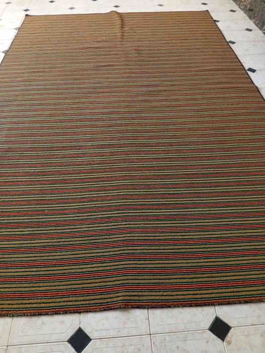 Палас сотилади келдинг куринг