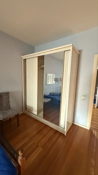 Шкаф трехстворчатый