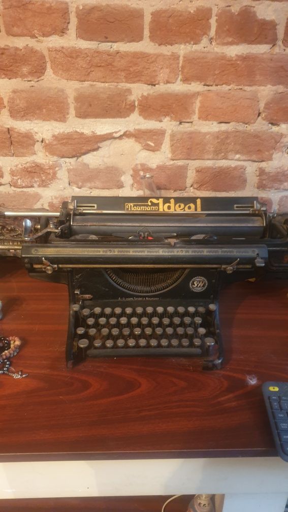 Vind masina de scris naumann ideal