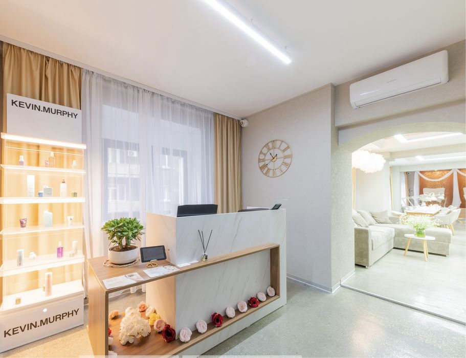 Vand afacere la cheie salon Universitate