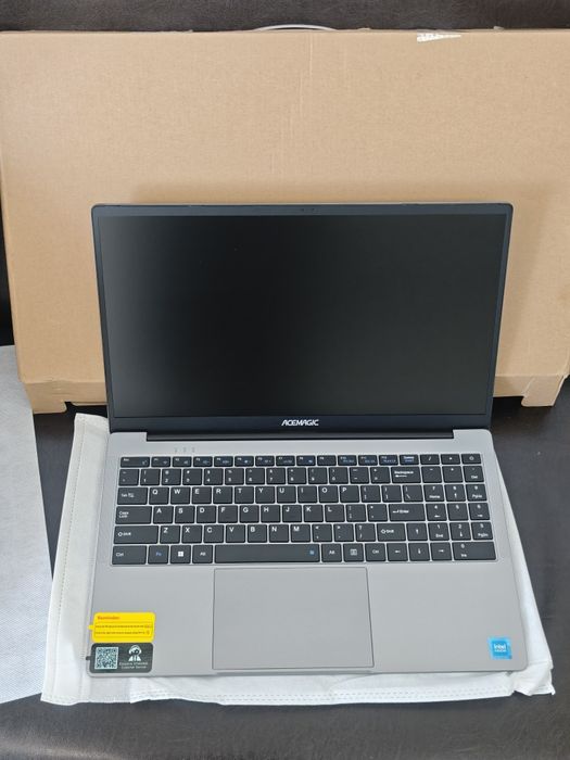 Laptop Acemagic Nou 16 RAM cu 512 ssd