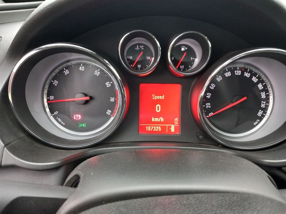 Vând Opel Insigna Sport Tourer Break