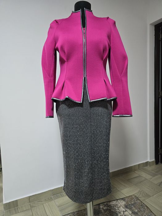 Rochie argintie cu paiete,o rochie strălucitoare cu design elegant