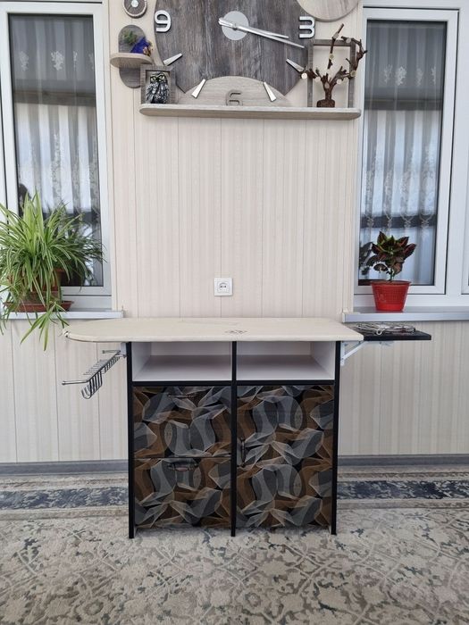 Продаётся комбинированный гладильный стол.