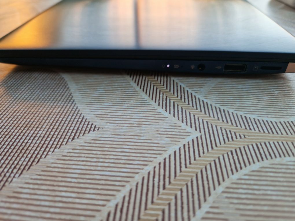 Ultra book asus zenbook 14''