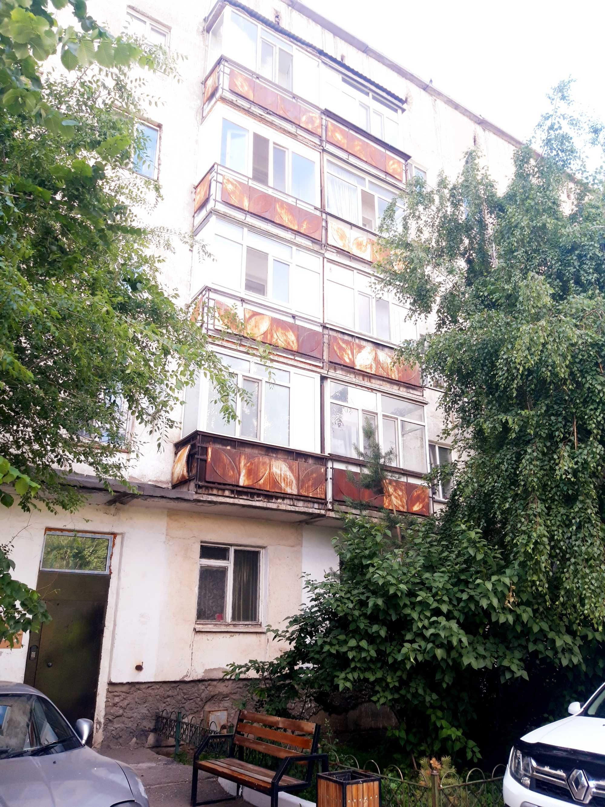ПРОДАМ 3-комн. кв., ул. Конституции, район ТД Арман, 60 кв.м.