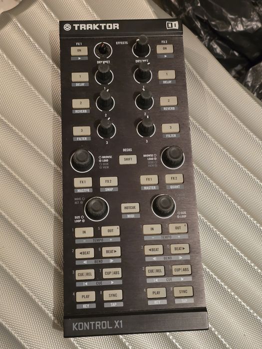контролер NI traktor kontrol x1