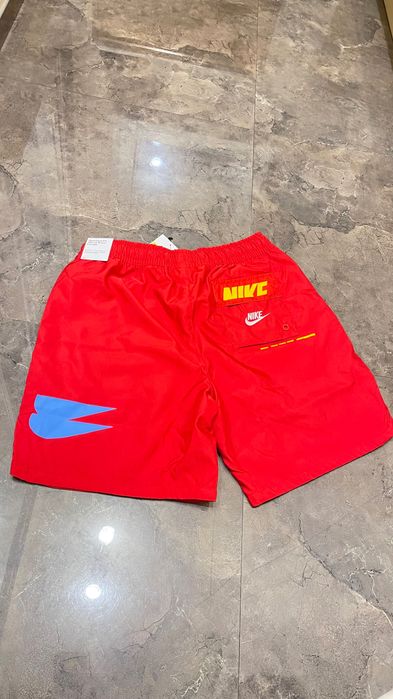 Къси панталони NIKE чисто нови