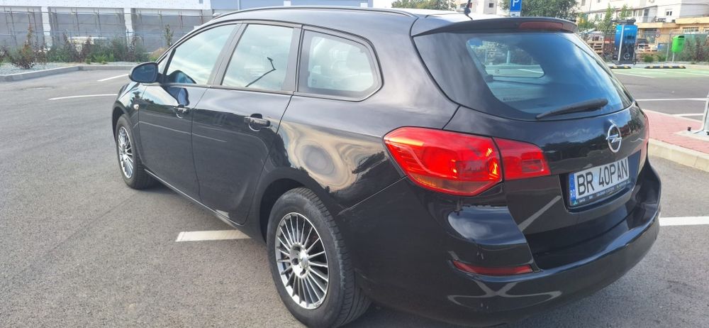Opel Astra J 2011 1.7 CDTI SPORTS TOURER